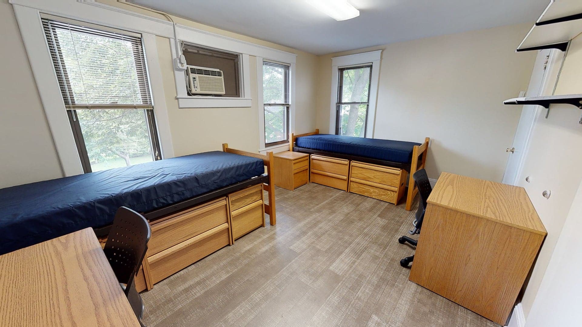 Warren Square B Double Bedroom